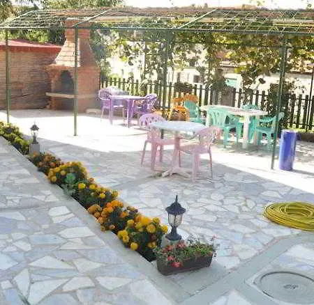 Damaja Hotel 2*